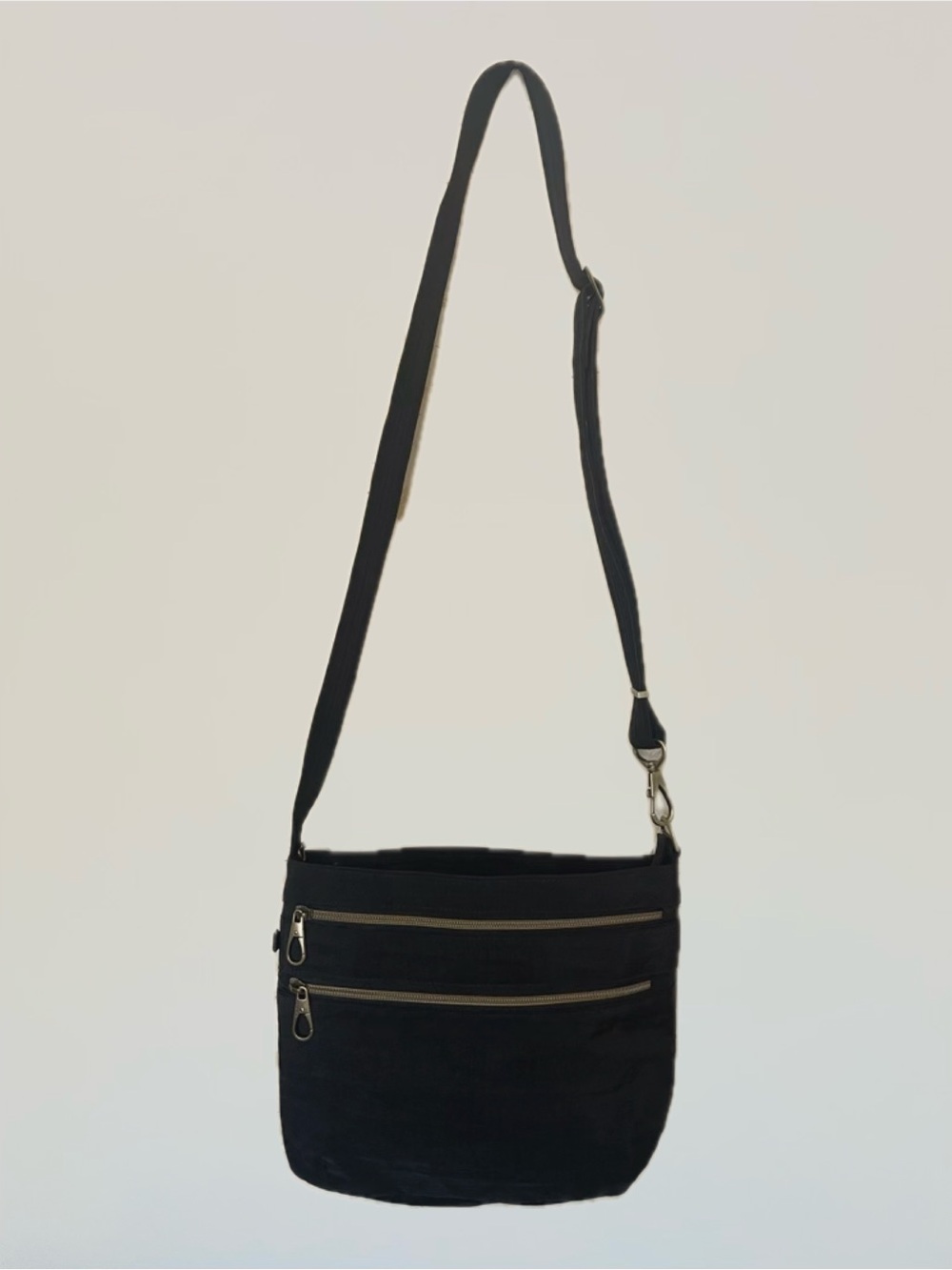 Travelon Anti-Theft Travel Black Crossbody Shoulder Bag w/ Locking Zippers NWOT